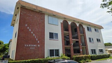 Building Photo - 2210 Taylor St