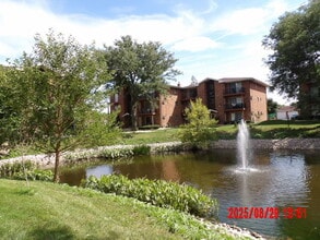 Building Photo - 15740 Lake Dr