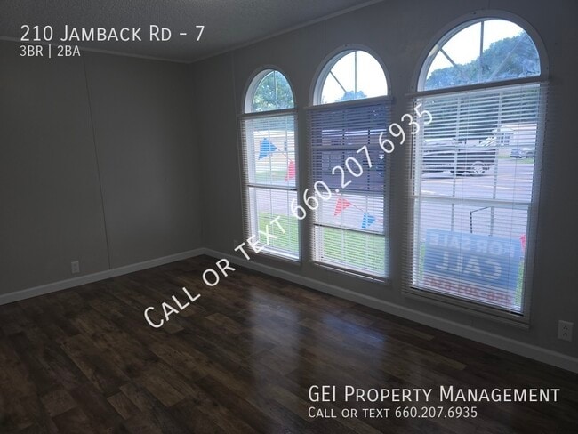 Building Photo - 210 Jamback Rd