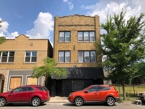Building Photo - 4876 W Armitage Ave