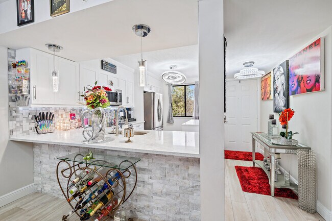 Foto del edificio - 2701 Village Blvd
