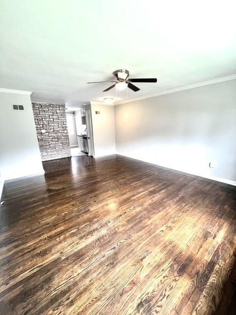 Foto del edificio - 4413 Mission Rd