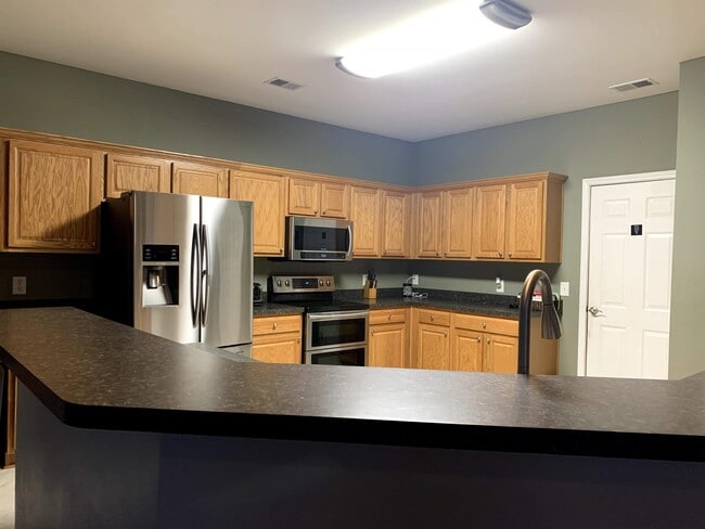 Building Photo - 717 Gazania Ln