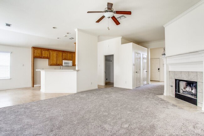 Foto del edificio - 7740 Summerbrook Cir