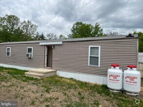 Building Photo - 122 Dugan Ct