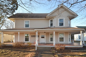 Building Photo - 405 N Main St
