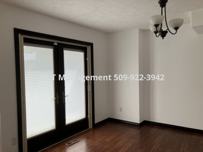 Building Photo - Shelley Lake 3+ BR/3.5 bath house