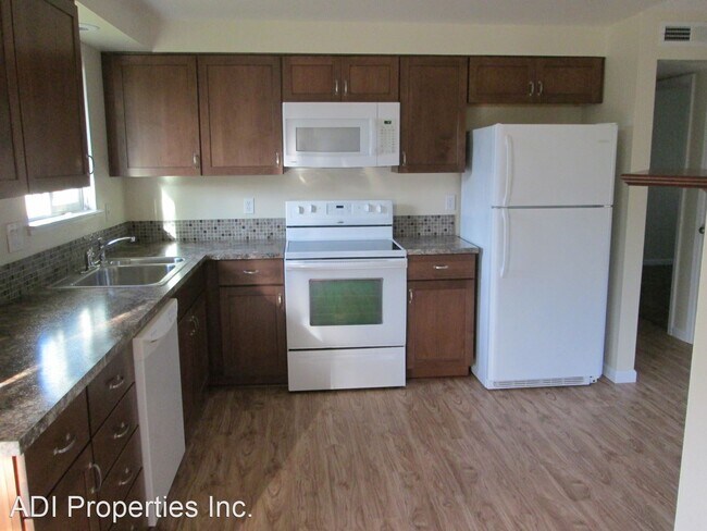 Building Photo - 3 br, 1 bath House - 2130 S Beech Street