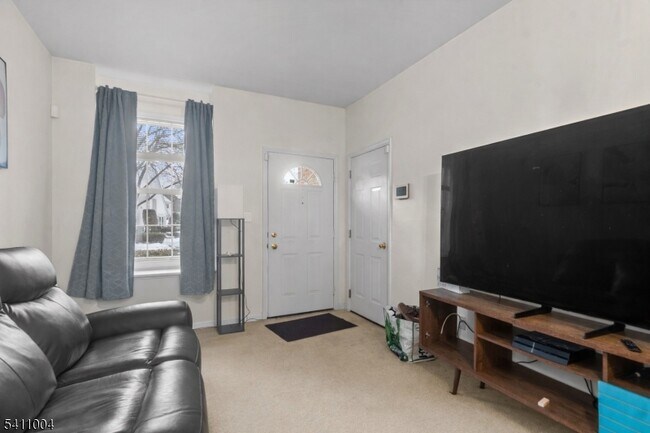 Foto del edificio - 137 Stratford Dr