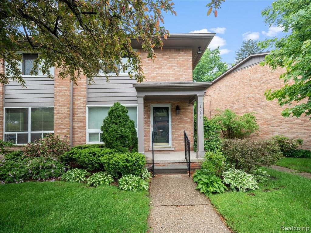Foto principal - 1037 N Old Woodward Ave