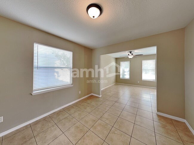 Building Photo - 5654 Aaron Ct