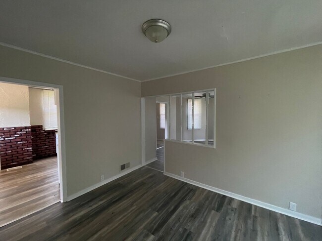Foto del edificio - AVAILABLE NOW!! 3 BED 1 BATH SINGLE FAMILY...