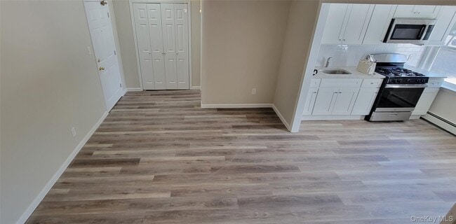 Building Photo - 463-465 Main St