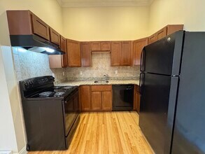 Building Photo - 3 Main St