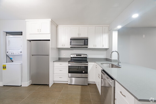 2BR, 2BA - 1,200SF - Lake Arjaro Apartments