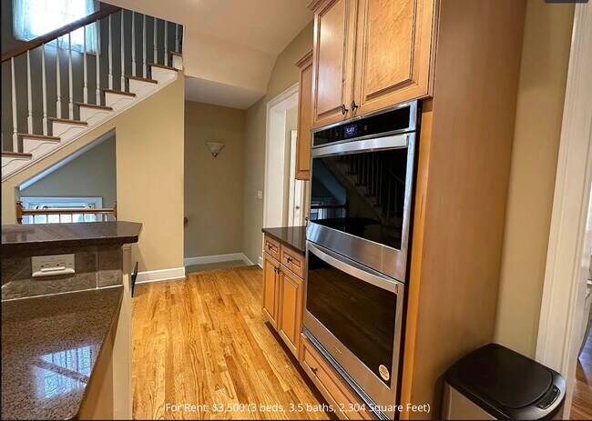 Foto del edificio - 1436 Wembley Ct NE