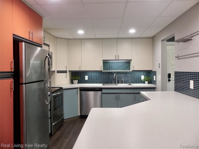 Building Photo - 875 Greenview Crt