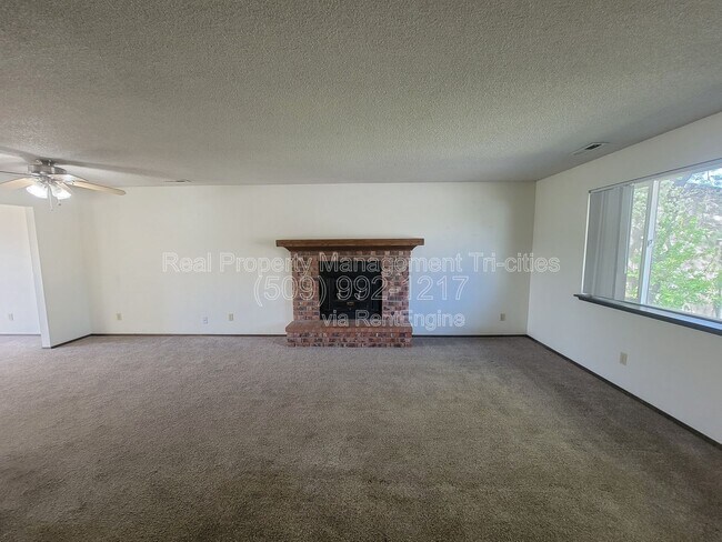 Foto del edificio - 8831 W Entiat Ave