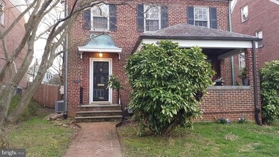 Building Photo - 4440 Albemarle St NW