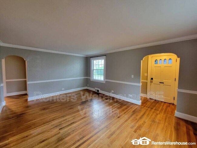 Building Photo - 105 Idlewood Ave
