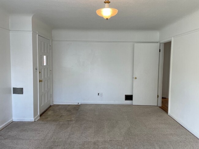 Building Photo - H3309-3311