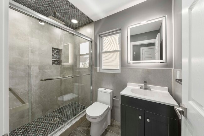 bathroom - 1117 Chestnut St