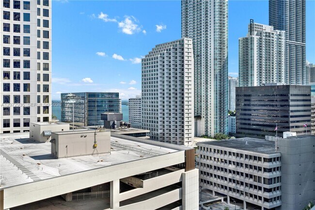 Foto del edificio - 68 SE 6th St