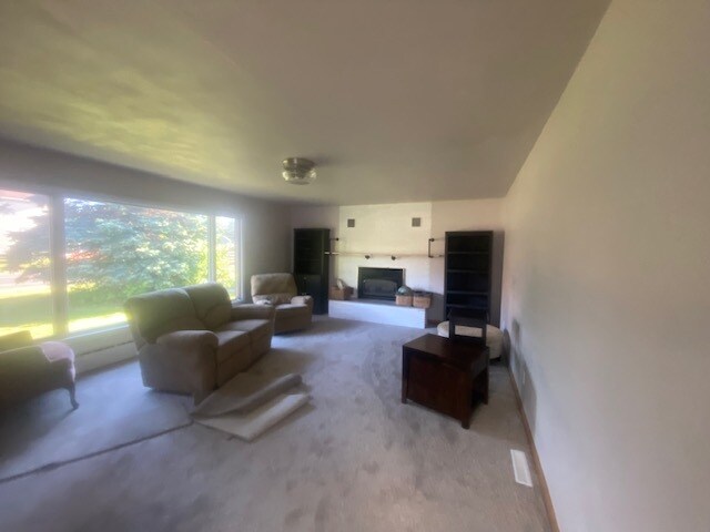 Foto del edificio - 726 Fayal Rd