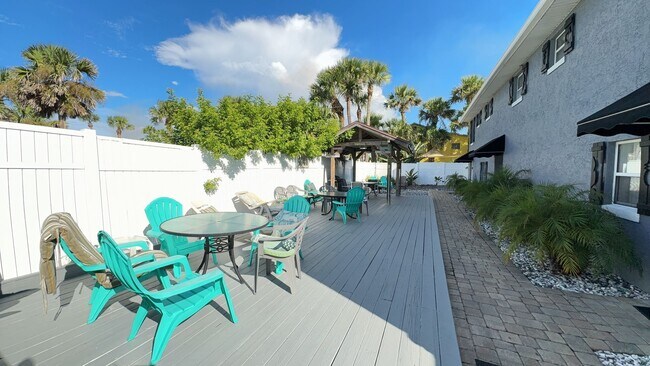 Foto del edificio - Fully Furnished One Bedroom Long Term Beac...