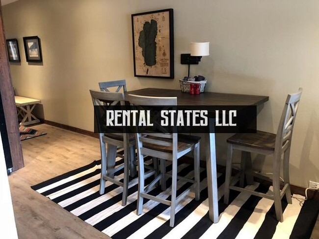 Foto del edificio - 4 bedroom in Truckee CA 96161