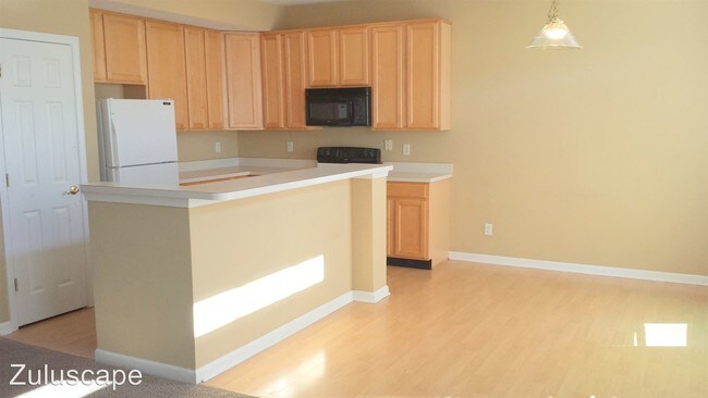 Building Photo - 7115 Rolling Hills Dr