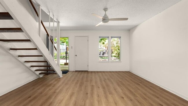 Building Photo - 7409 Shadow Hill Dr