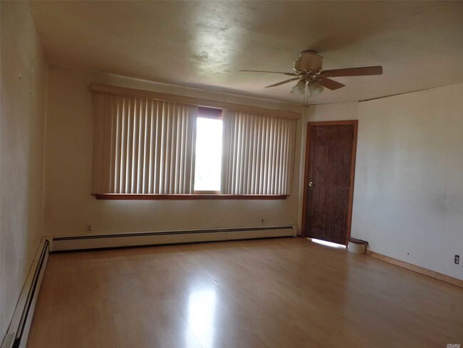 Foto del edificio - 250 N Cedar St