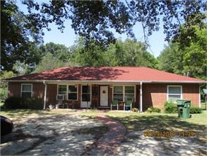 Building Photo - 7611 Columbus Rd