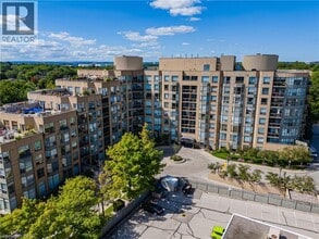 Building Photo - 2511 Lakeshore Rd W