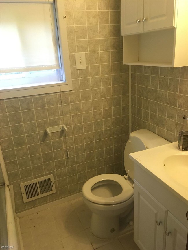 Foto del edificio - 3 br, 1.5 bath House - 25751 Chernick St