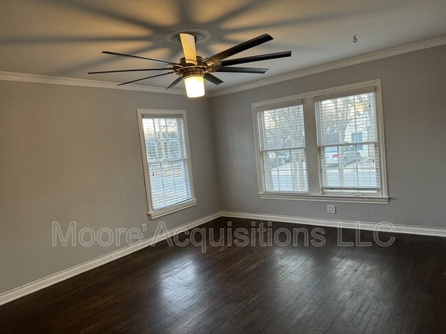 Building Photo - 901 W Brockett St