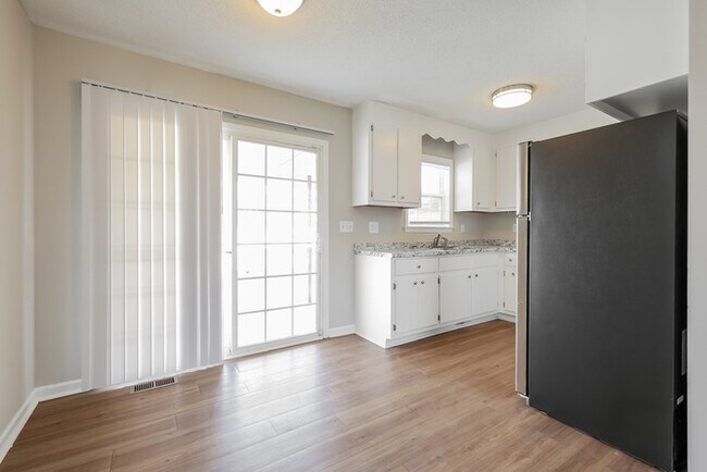 Building Photo - Exceptional Home in West Greenville!