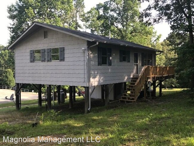 Building Photo - 2 br, 1 bath House - 160 S. Lake Lodge Rd Ext