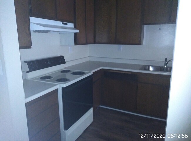 Foto del edificio - 4450 Overland Ave
