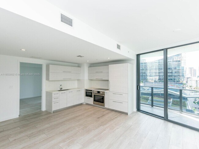 Foto del edificio - 45 SW 9th St