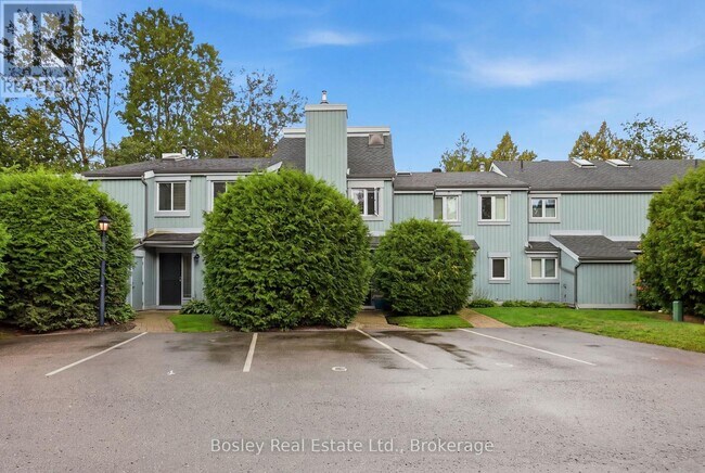 Building Photo - 100 Fairway Crescent