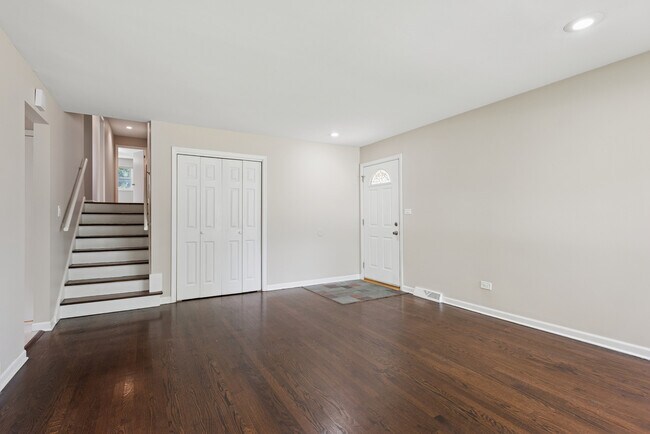 Building Photo - 1127 E Washington Blvd