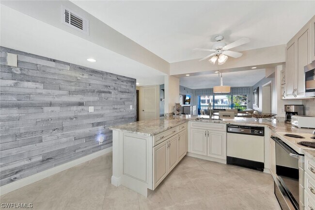 Building Photo - 10684 Gulf Shore Dr