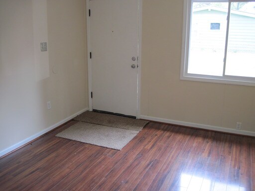 Building Photo - 1311 Sparrow Rd