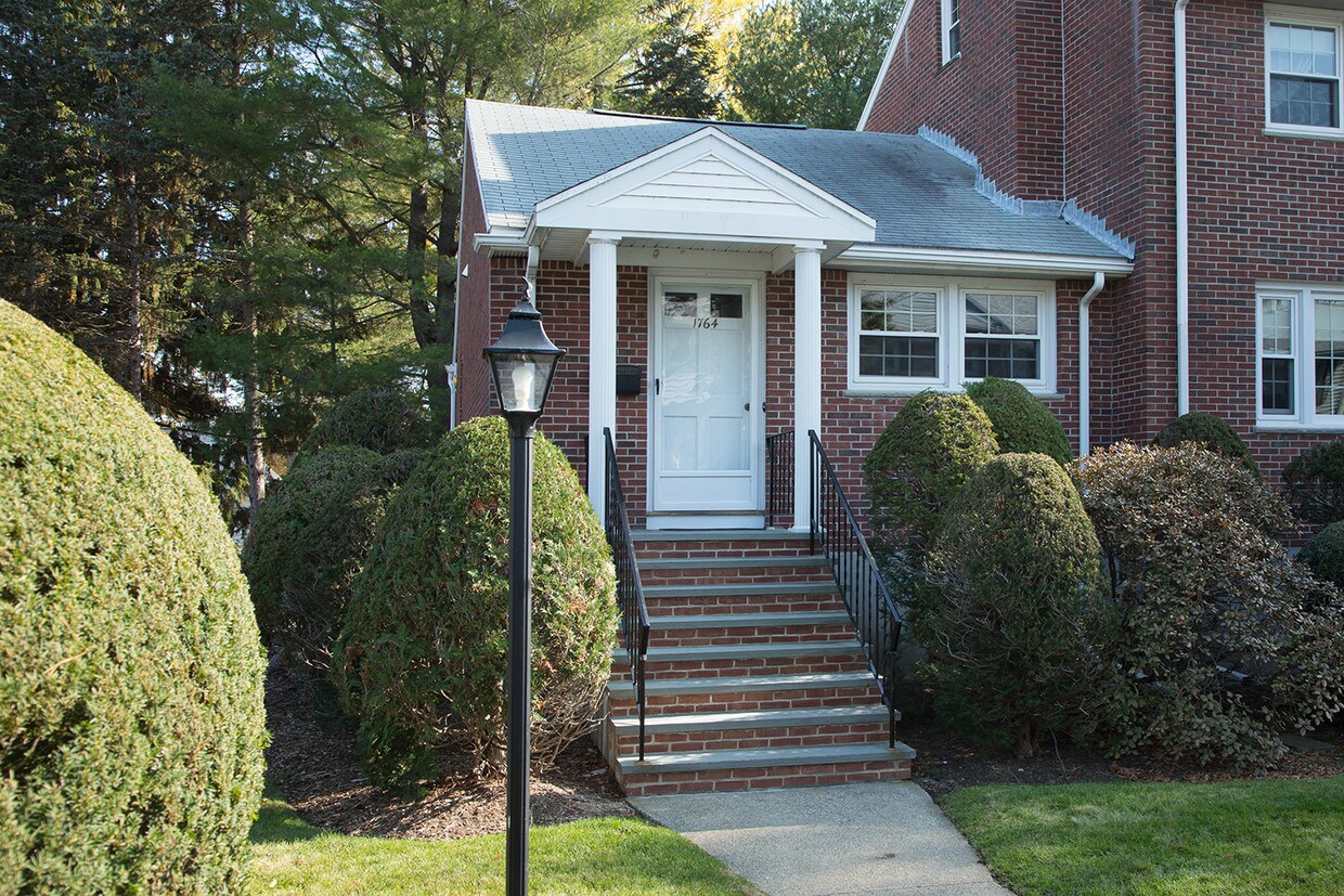 Wedgewood Common Apartments Apartments Concord, MA