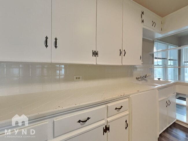 Foto del edificio - 206 Babcock Rd