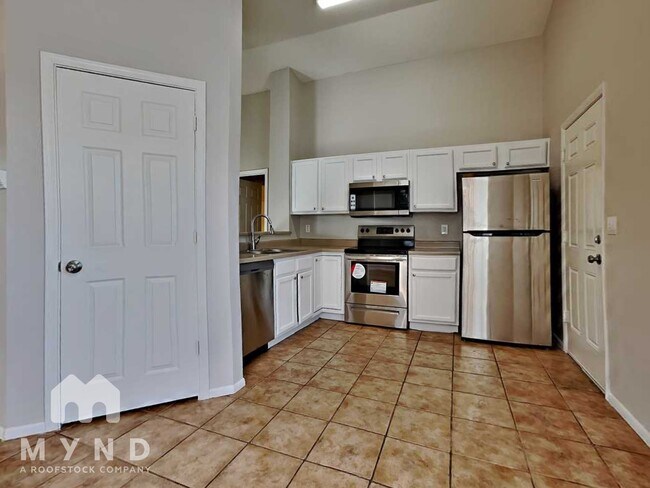 Building Photo - 8913 W Fairmount Ave