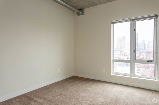 2BR,  2BA - 885 SF - 1111 Light Street