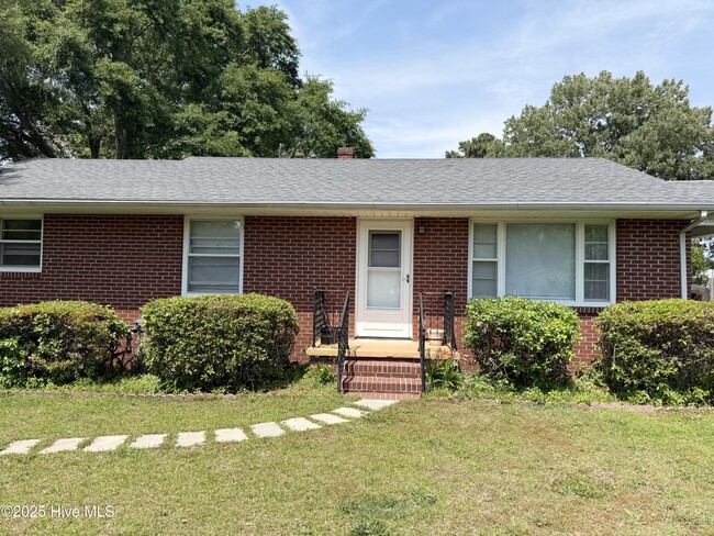 Foto del edificio - 2703 Jackson Dr